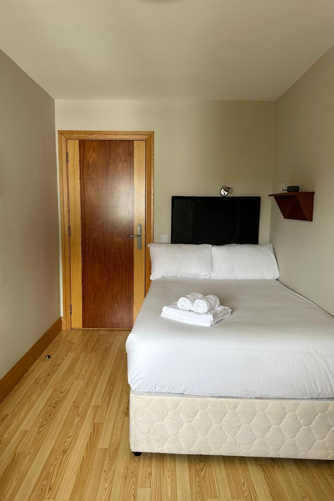 Cuirt Na Coiribe Summer Accommodation Galway Dış mekan fotoğraf